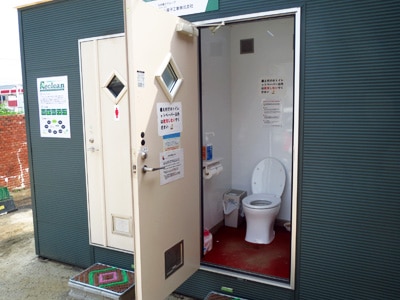 完全自己処理型水洗トイレ TOWAILET（トワイレ）導入事例　開発検証機内装