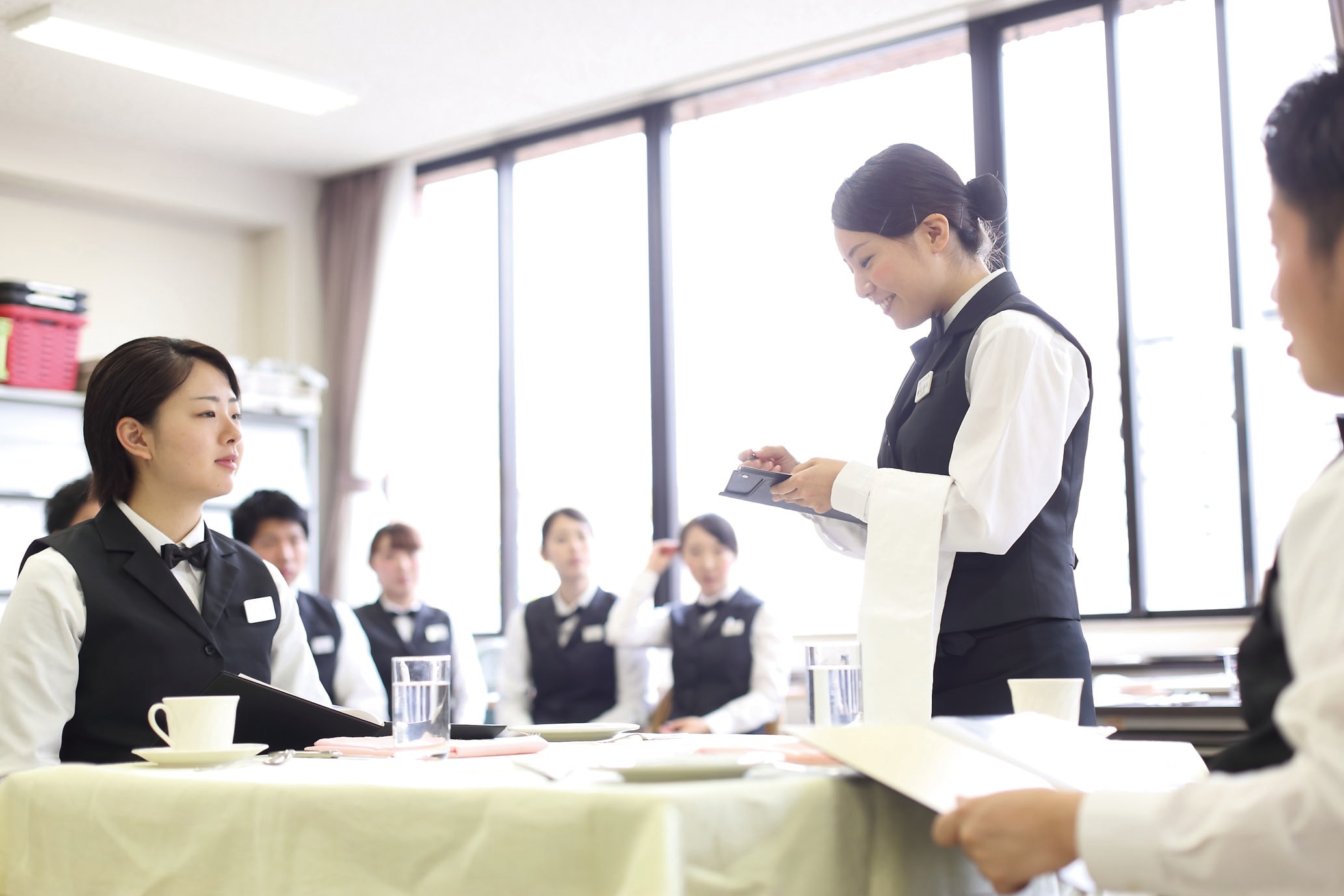 おもてなしを仕事にする ホテルマン 学校法人仙台ymca学園 仙台ymca国際ホテル専門学校