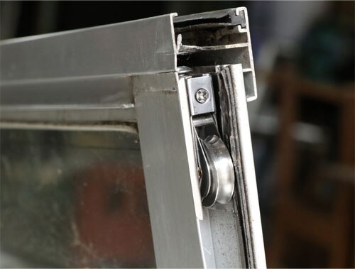 サッシ窓の調整 戸車の交換 Diy Clip ー暮らしに創る喜びをー