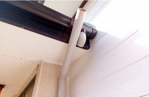 玄関軒先の雨樋の設置 Diy Clip ー暮らしに創る喜びをー 玄関軒先の雨樋の設置 Diy Clip ー暮らしに創る喜びをー