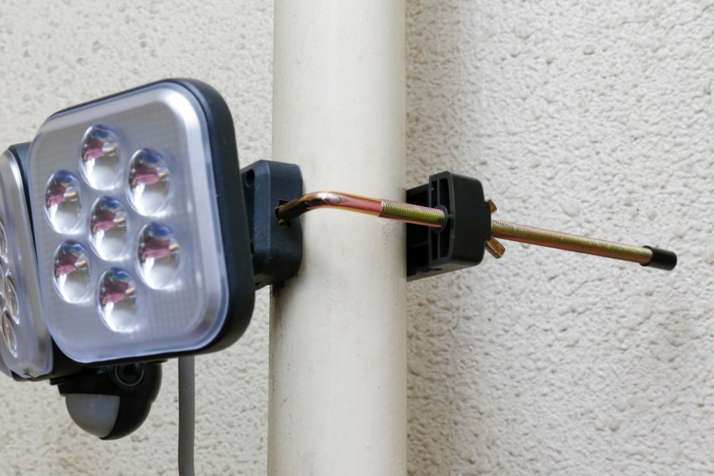 センサーライトで防犯をする方法 Diy Clip ー暮らしに創る喜びをー センサーライトで防犯をする方法 Diy Clip ー暮らしに創る喜びをー