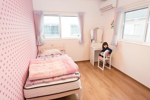 ピンクがかわいい 子ども部屋の壁紙５選