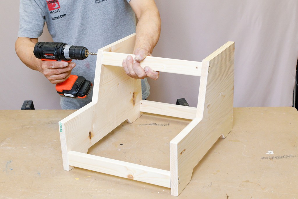 踏み台をdiyで作る簡単な方法 Diy Clip ー暮らしに創る喜びをー 踏み台をdiyで作る簡単な方法 Diy Clip ー暮らしに創る喜びをー
