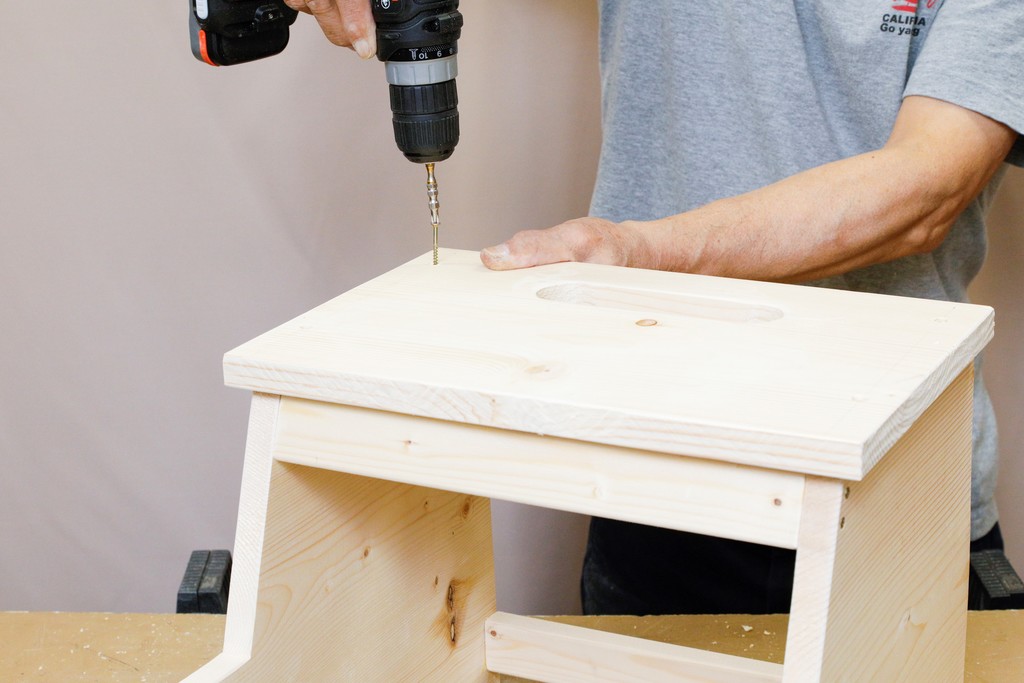 踏み台をdiyで作る簡単な方法 Diy Clip ー暮らしに創る喜びをー 踏み台をdiyで作る簡単な方法 Diy Clip ー暮らしに創る喜びをー