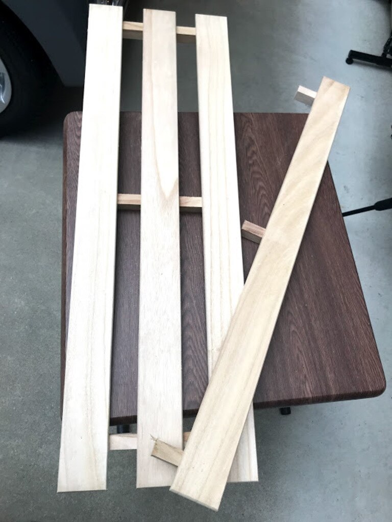 ベランダやちょっとしたスペースに置ける花台をスノコで簡単diy Diy Clip ー暮らしに創る喜びをー ベランダやちょっとしたスペースに置ける花台をスノコで簡単diy Diy Clip ー暮らしに創る喜びをー