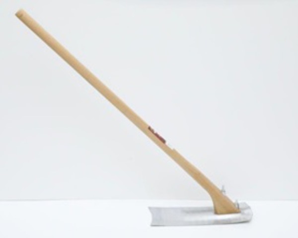 農作業の必需品 鍬 くわ の選び方と使い方 農作業の必需品 鍬 くわ の選び方と使い方