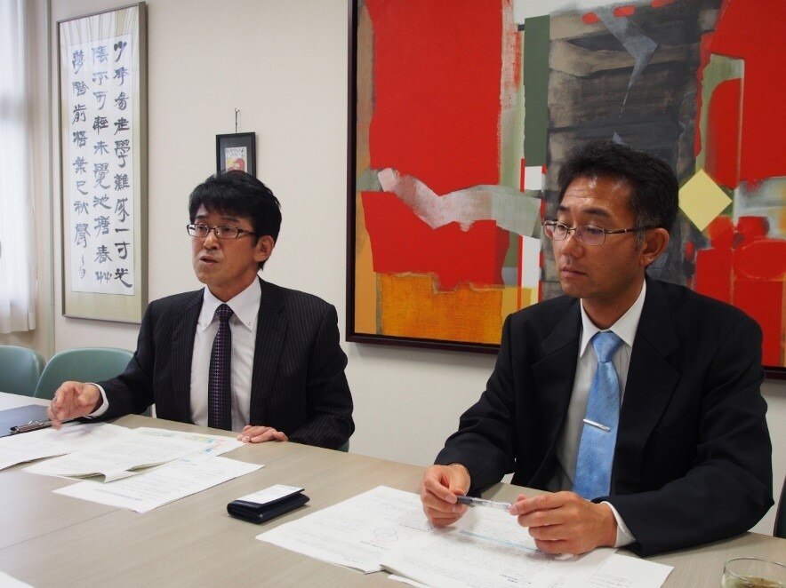 小城高等学校（佐賀）（左から）校長／永田先生、ICTリーダー／園田先生