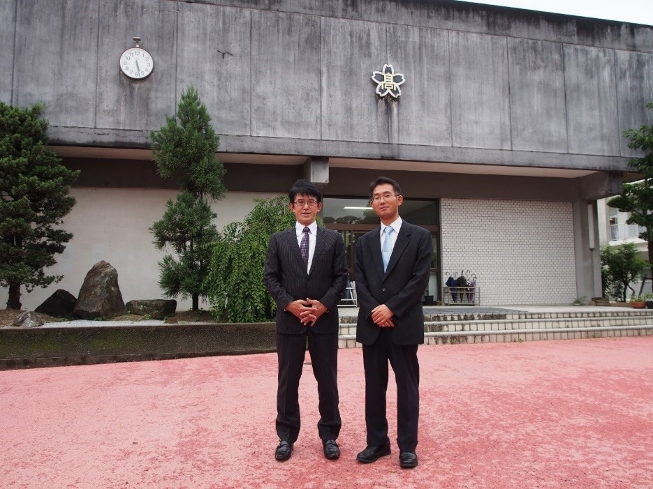 小城高等学校（佐賀）（左から）校長／永田先生、ICTリーダー／園田先生