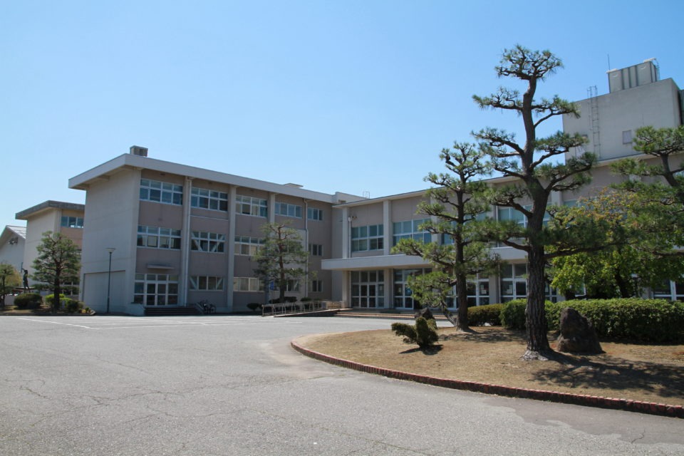 小松明峰高等学校（石川県）外観