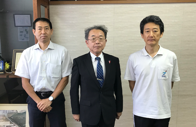 校長・野澤先生（写真中央）、教頭・和田先生（写真左）、進路主事・有馬先生 （写真右）