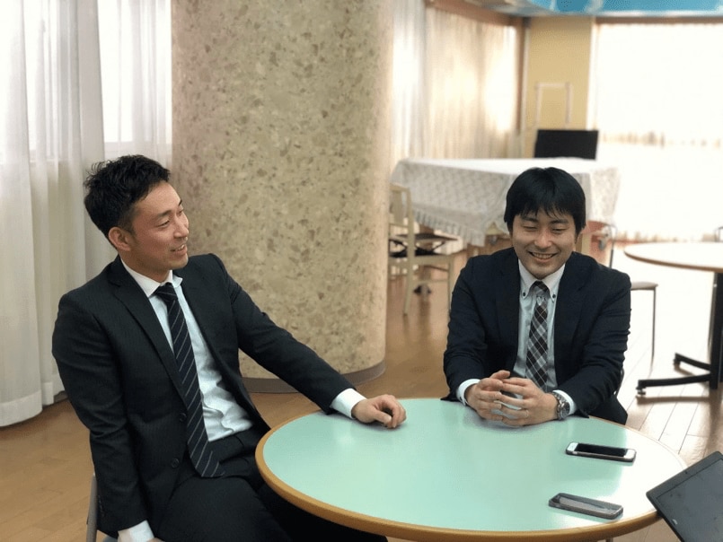 保健体育科・学年主任/三井先生（写真左）、生徒指導部長・国語科/小澤先生 （写真右）
