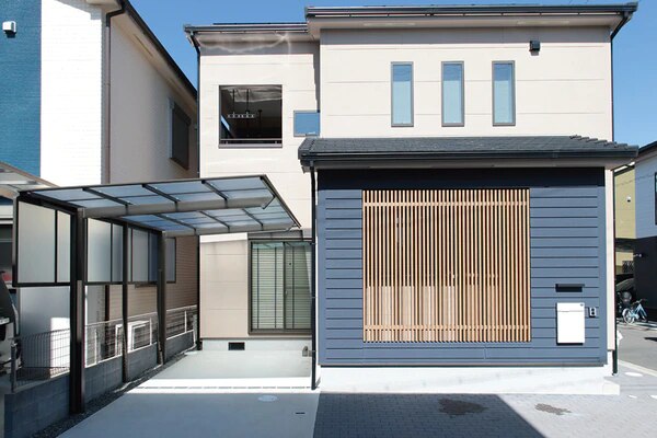 30坪で車2台のスペースを確保した２階建ての注文住宅  おすまみ.com