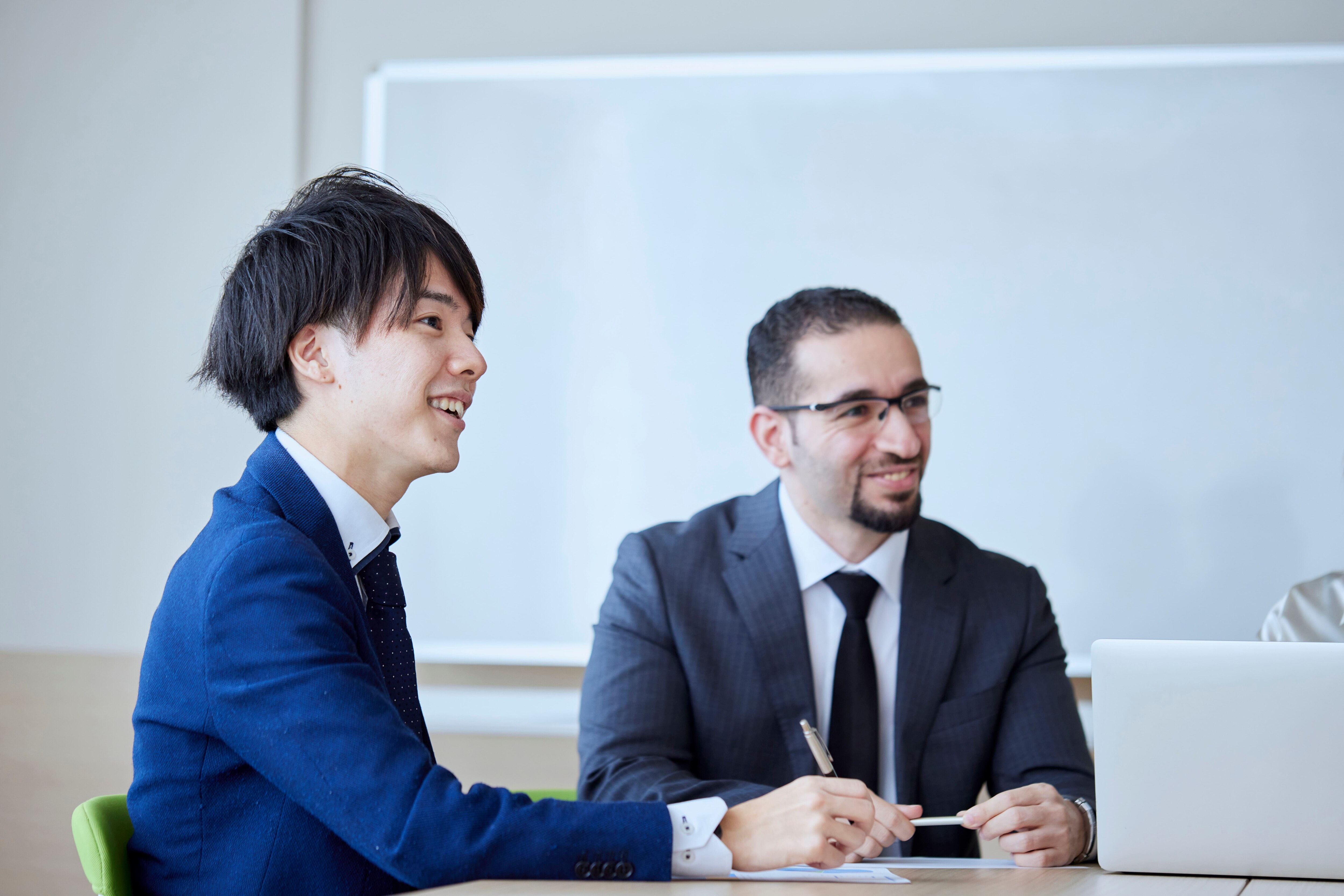 日本人男性と外国人男性