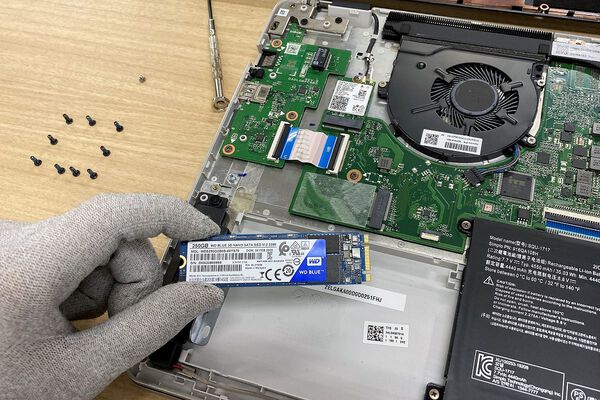 Lenovoノートパソコンのアップグレード、SSDに交換して起動時間を短縮