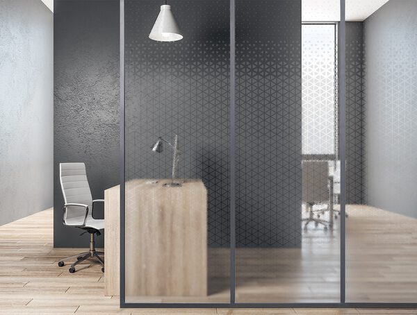 オフィスに鱗モチーフの透明ガラスフィルム