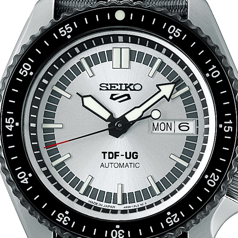 ウルトラセブン コラボレーション限定モデル SBSA195 SEIKO5SPORTS ...