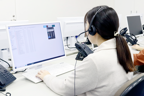 株式会社アテナのコールをしている様子