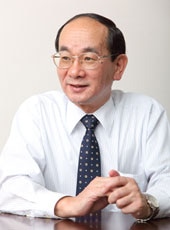 システム開発部 主任 八幡 昌吉様