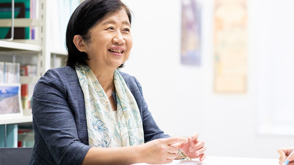 笑顔で日本公認会計士協会での仕事について語る関根元会長