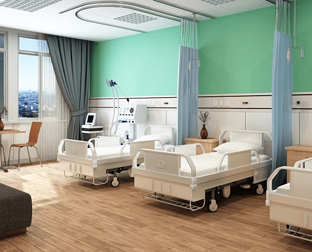 ベッドが3つ置かれている病室
