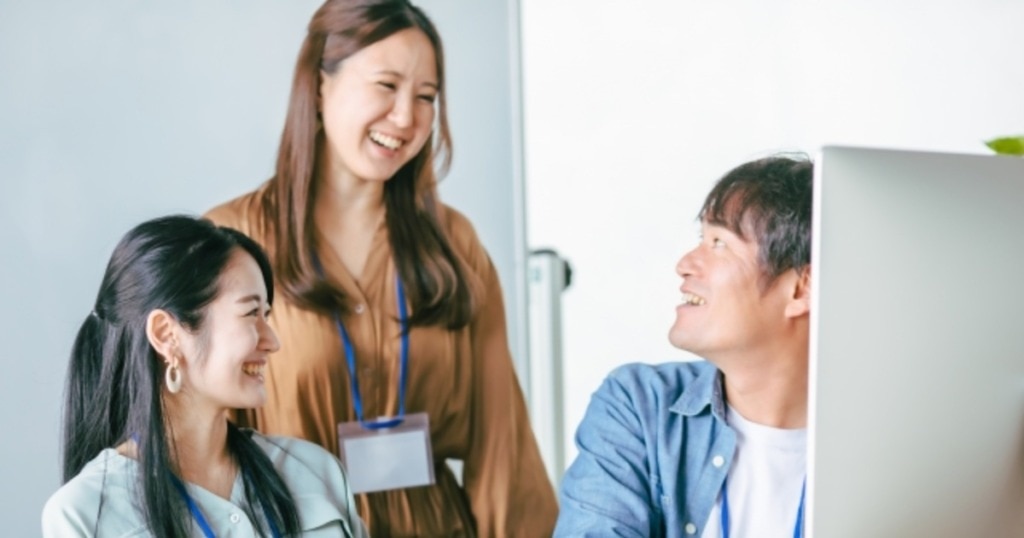 会議中の男女