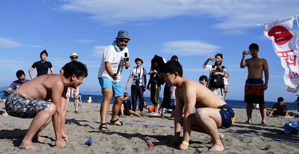 三浦海岸で行われたビーチ相撲大会