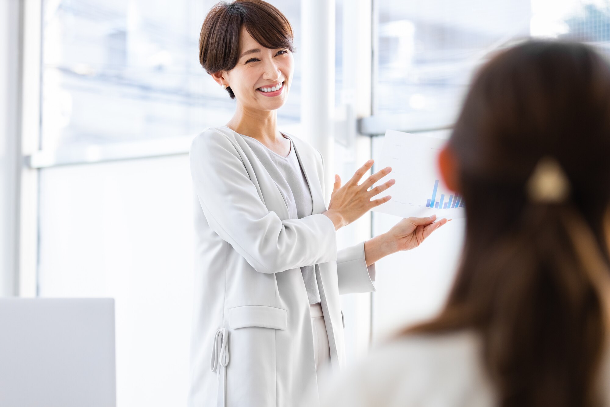 発言の場を持てるので、意思を伝え働きやすい環境づくりに役立ちます。