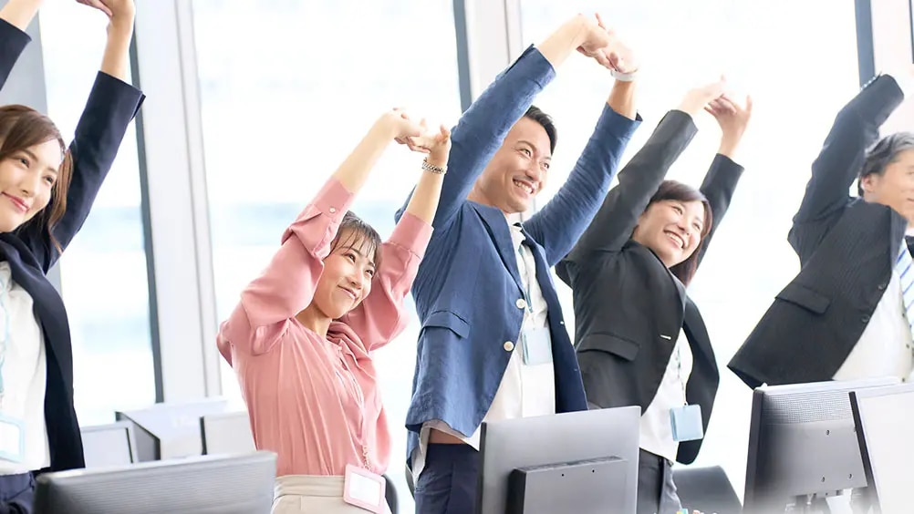 健康経営の取り組み実例を一挙紹介!実践ステップも併せて解説します