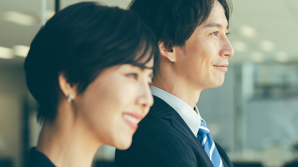 出向に選ばれる人とは?選ばれる背景や従業員と企業のメリットを紹介