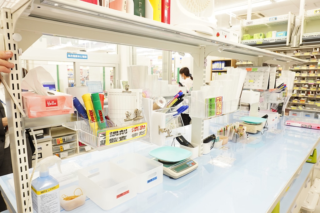 スギヤマ薬品 香久山店(調剤室紹介)|事例紹介|中日グループ スギヤマ薬品 香久山店(調剤室紹介)|事例紹介|中日グループ