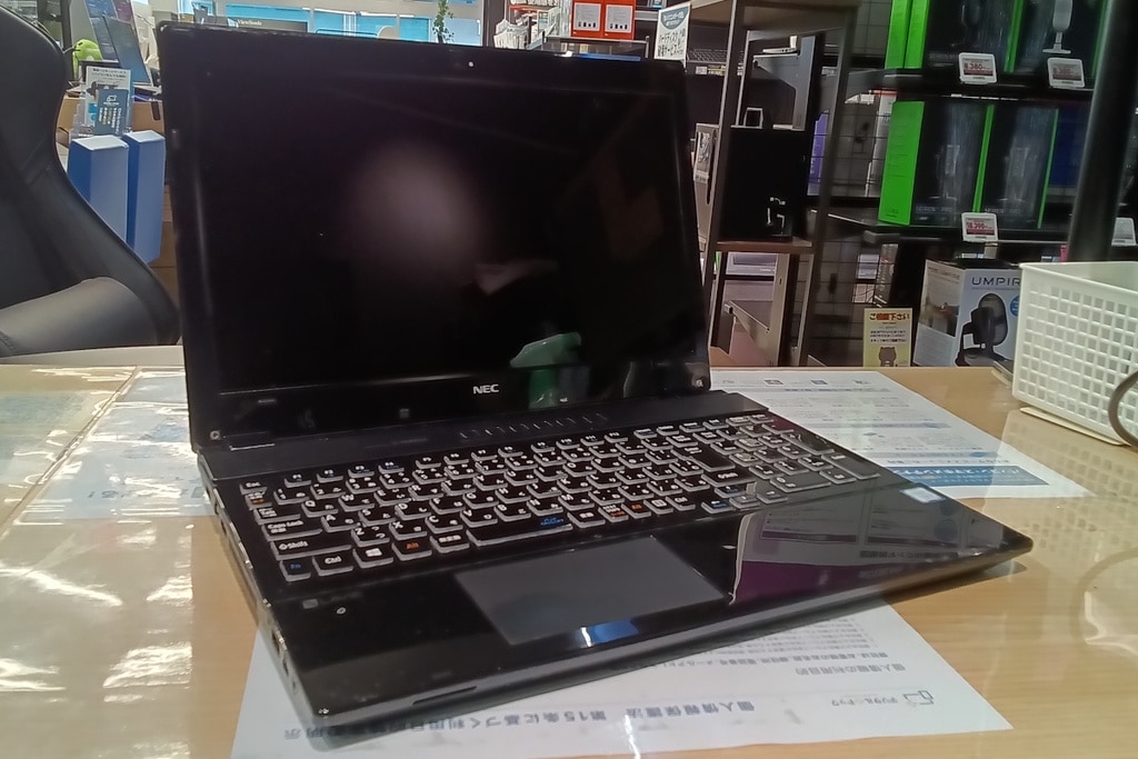 ノートパソコン純正パーツが手に入らない場合のヒンジ修理【修理 ノートパソコン純正パーツが手に入らない場合のヒンジ修理【修理
