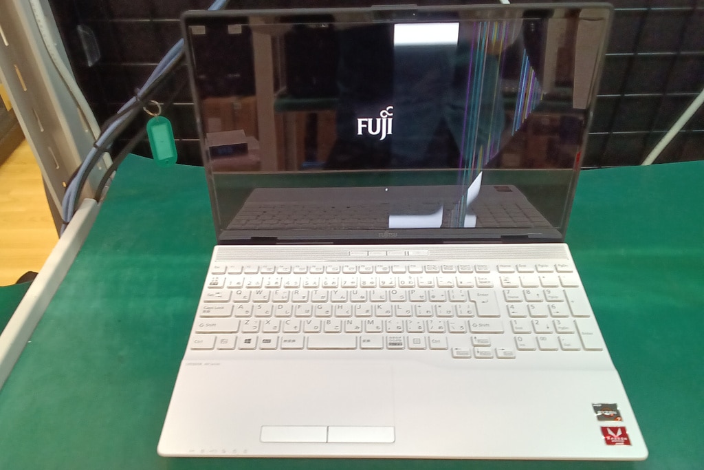 富士通 LIFEBOOK AH76/E1 液晶パネル交換事例【パソコン修理事例