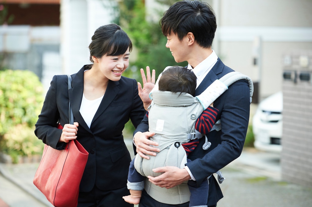 登園前の共働き夫婦