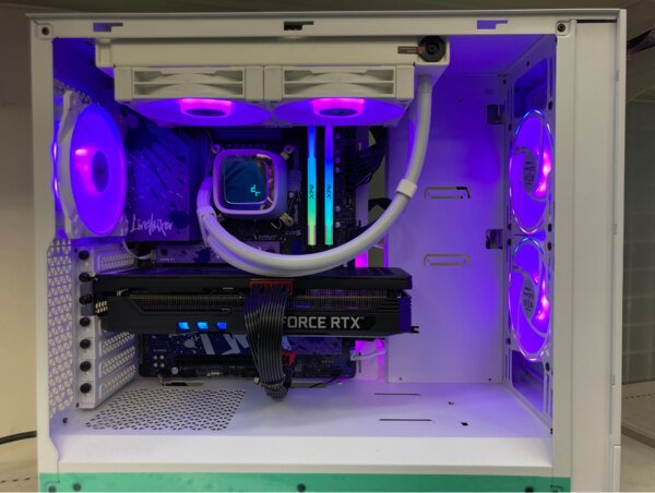 自作PC 白色のゲーミングPCを自作してみた！画像付きで組み立て方を 