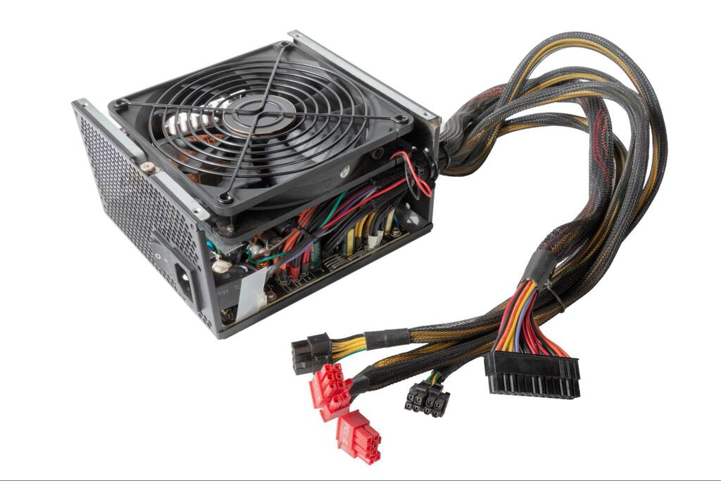電源ユニットの交換方法を解説！費用や故障の前兆とは？【初心者必見