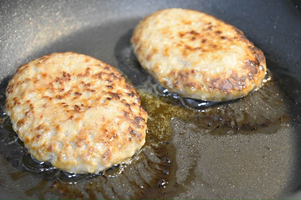 ハンバーグ　焼成　フライパン
