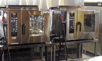 スチームコンペクションオーブン（4.7kW）X2台