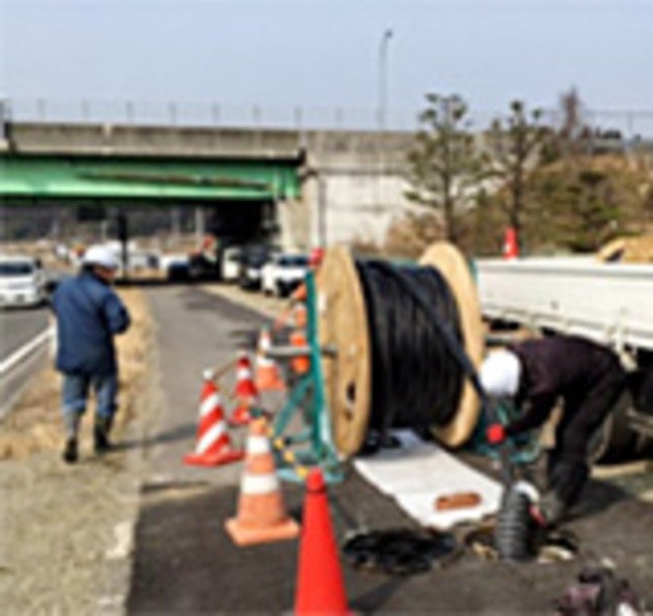 ケーブル敷設
