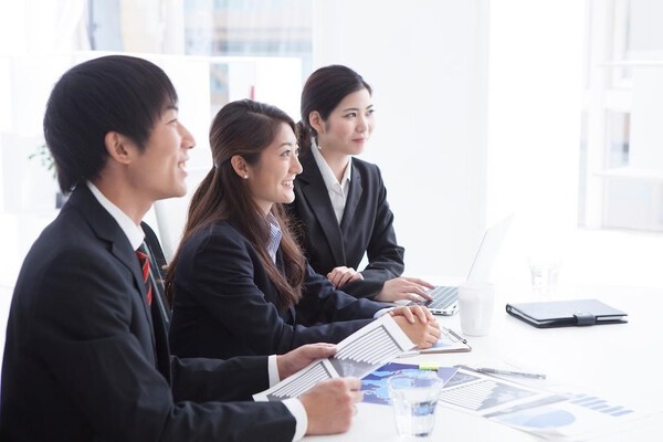 オンボーディングプログラムを受けているイメージ