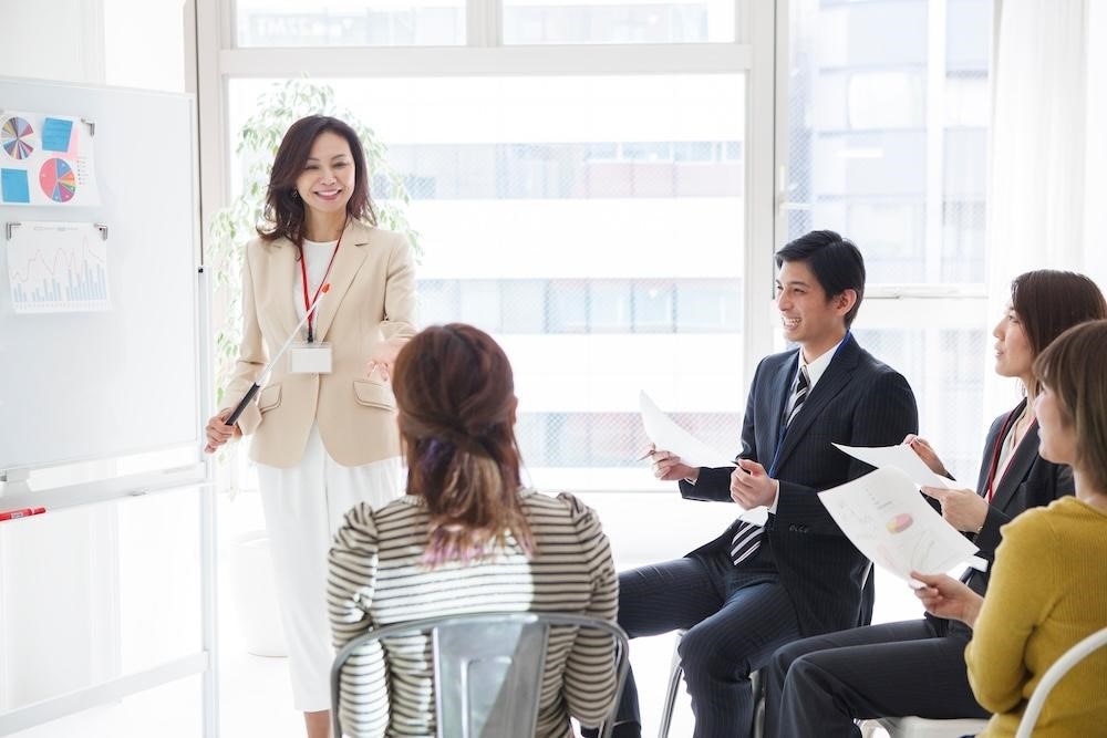 社内講師・外部講師　イメージ