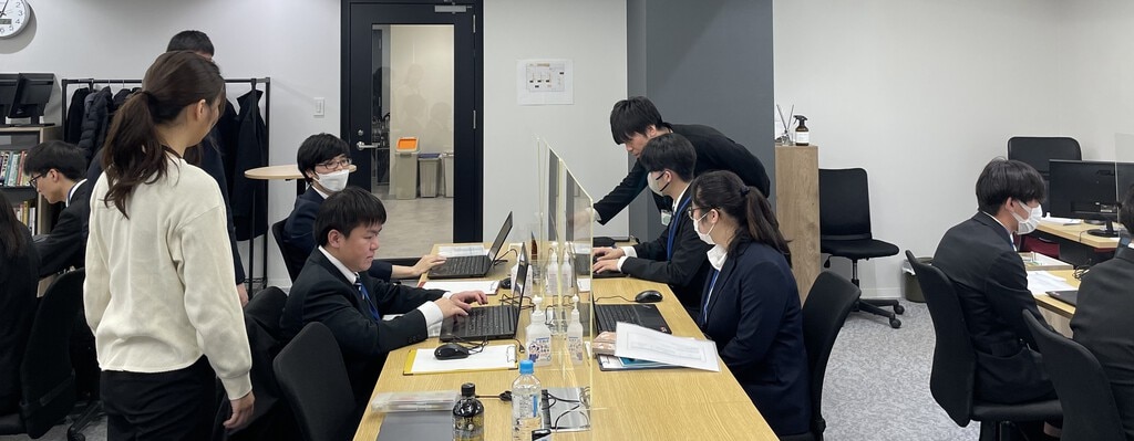 通学研修の受講スタイル。講師のよる個別指導の雰囲気(株式会社ジョブサポート)