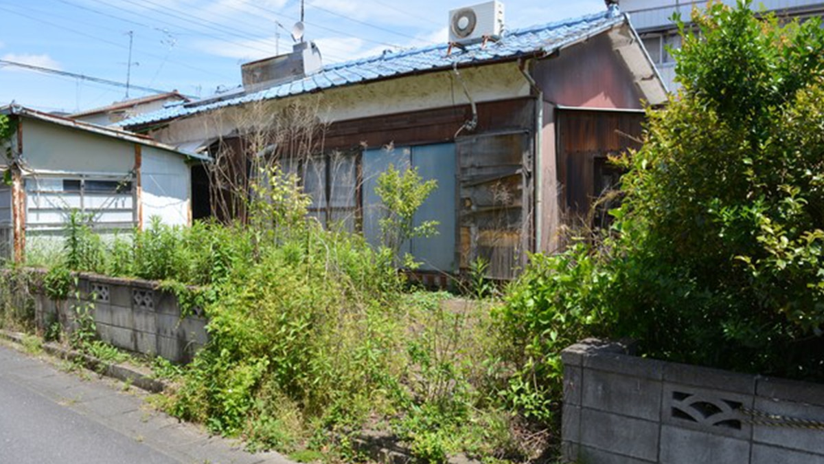 既存不適格建築物とは？ 違法建築物との違いやリスクを解説