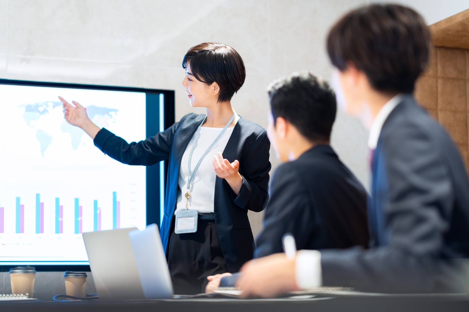 ゼロベース戦略、柔軟性、役職者連携、実行力が強みです。