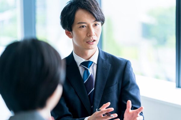人事面談の目的は評価の伝達やモチベーションアップなどさまざま