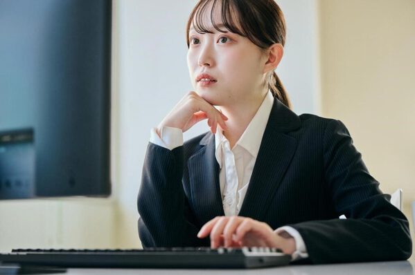 メールの末尾に記載する署名には、差出人の情報を明らかにする目的がある