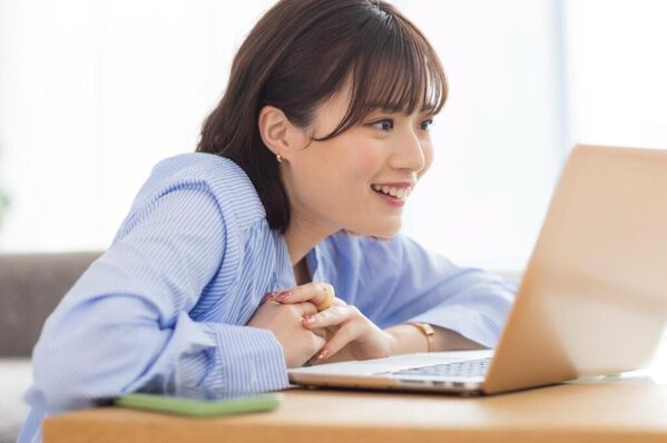 メールの署名は付け忘れないように設定できる