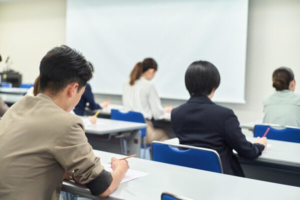 選考方法は大きく3種類に分けられ、種類ごとに適切な手法を用いることが大切