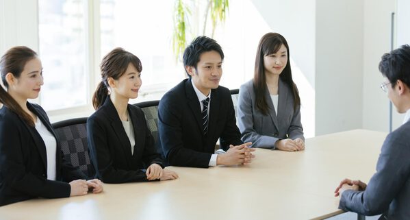 採用通知メールでは選考結果と今後のフローを簡潔に伝えることが大切