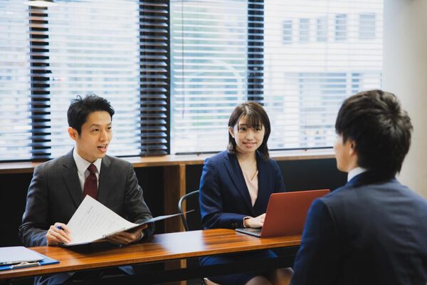 採用面接では先入観にとらわれず応募者のスキルや経験を適切に判断しよう