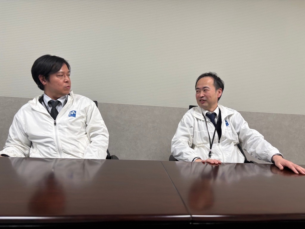 マグチグループ森鼻様と内海様の会話している様子